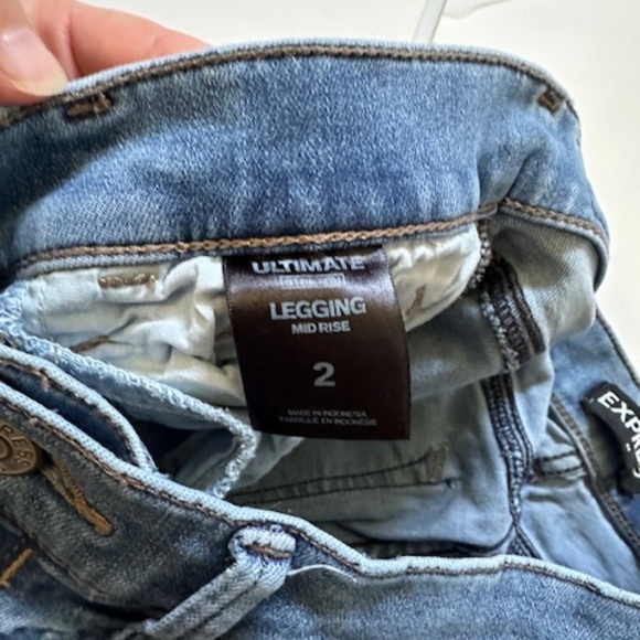 Express women's ultimate stretch leggings mid rise size 2 - Picture 2 of 2